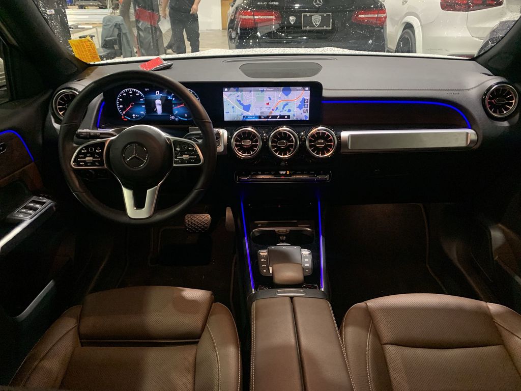 2022 Mercedes Benz GLB 250 photo 2