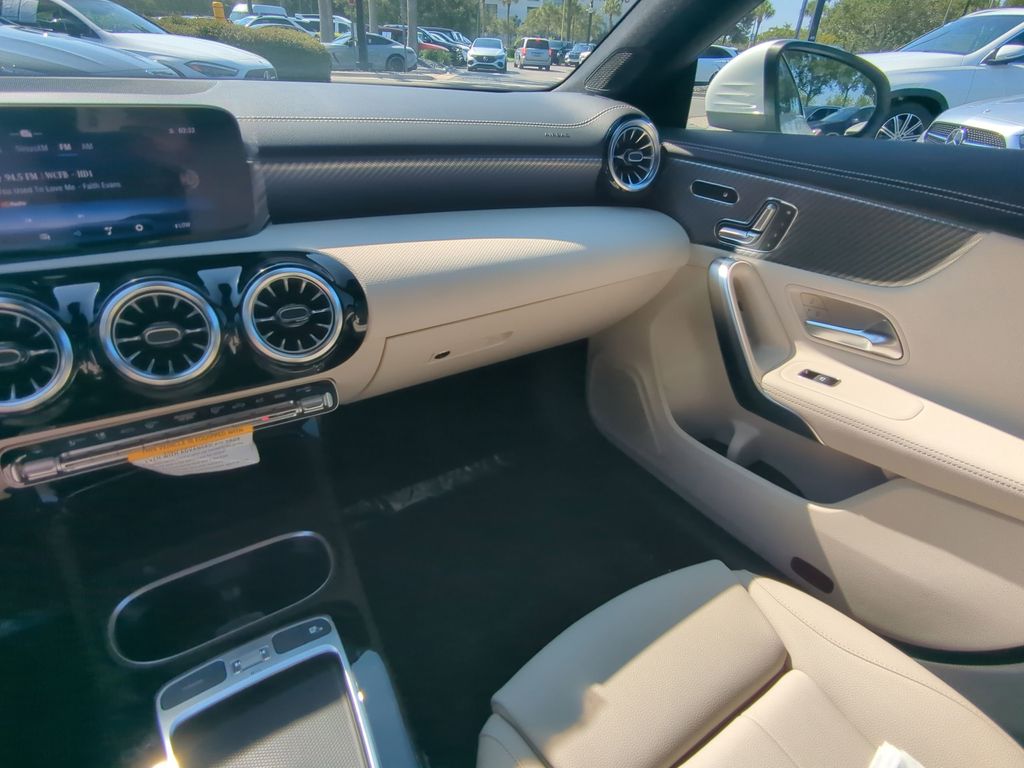 2025 Mercedes Benz CLA photo 4