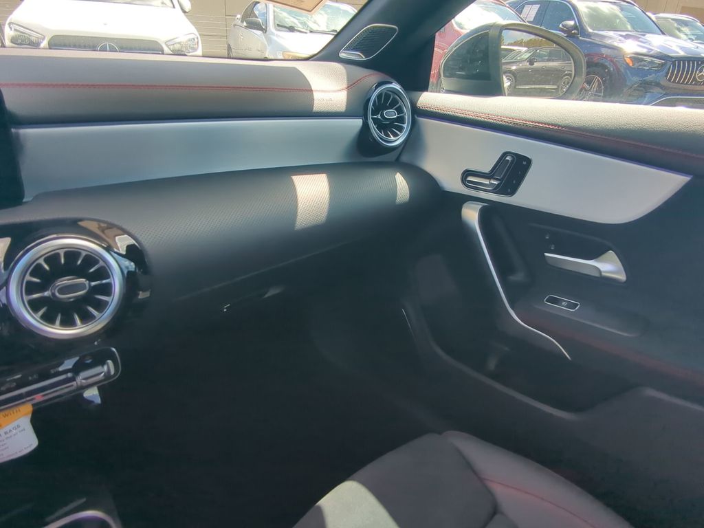 2025 Mercedes Benz CLA photo 4