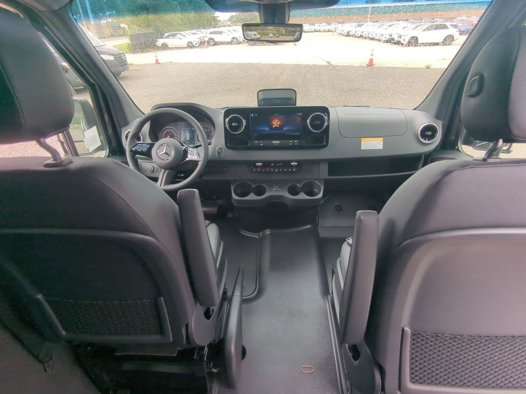New 2025 Mercedes-Benz Sprinter 2500 Passenger 144 WB Minivan/Van