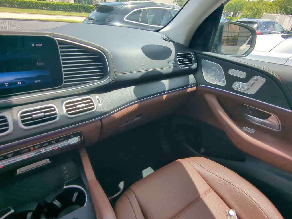 2025 Mercedes Benz GLE 350 4MATIC photo 3