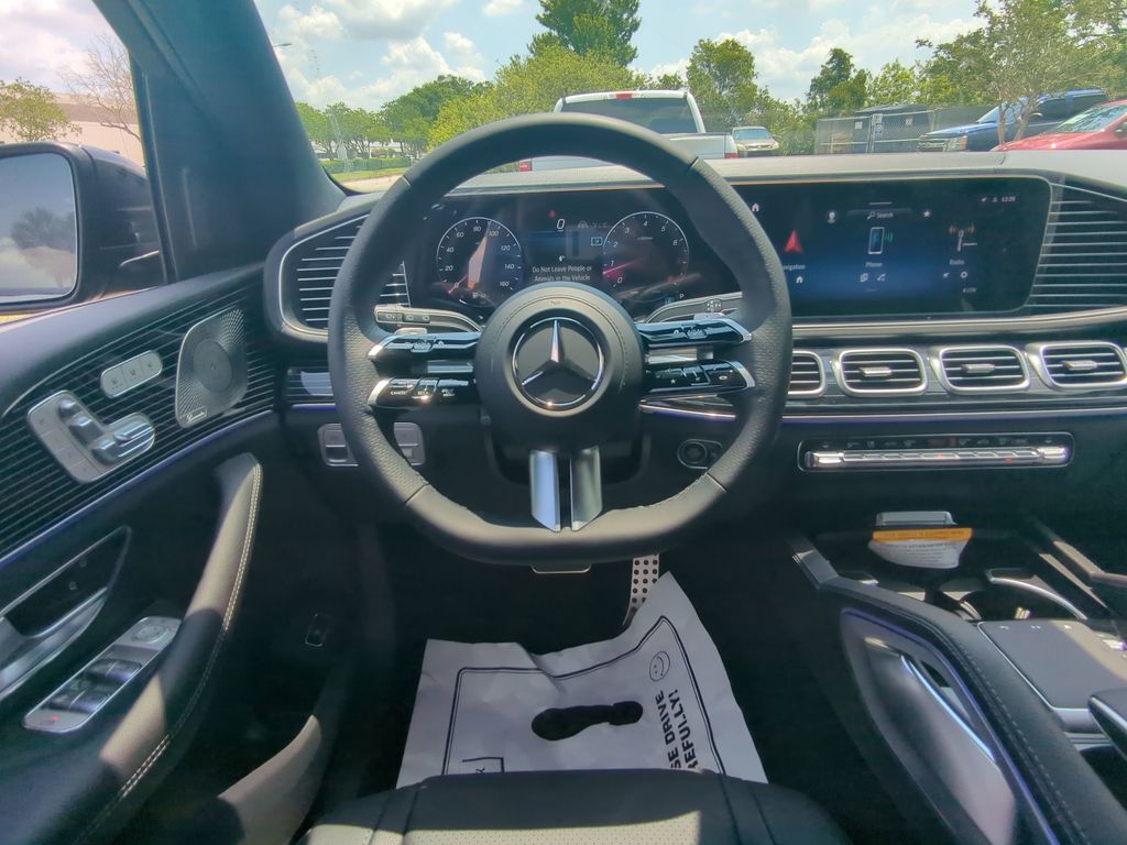 2025 Mercedes Benz GLS 450 photo 3
