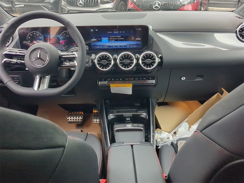 2025 Mercedes Benz GLA 250 photo 2