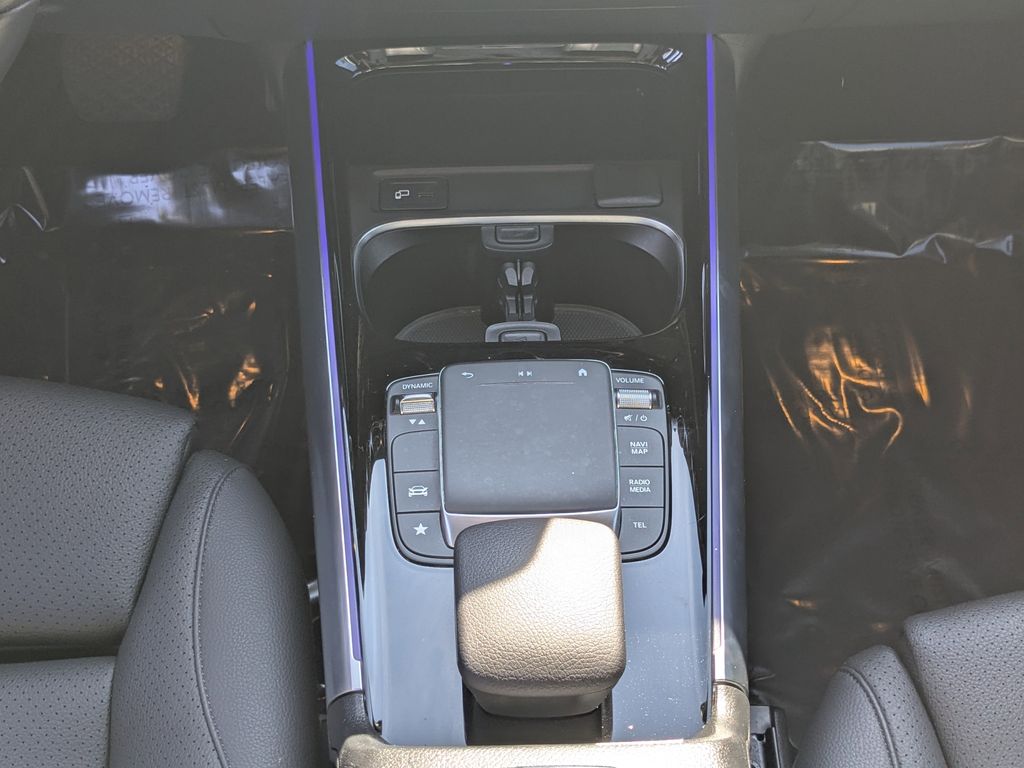 2022 Mercedes Benz GLA 250 4MATIC photo 4