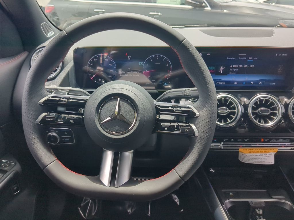 2025 Mercedes Benz GLA 4MATIC photo 3