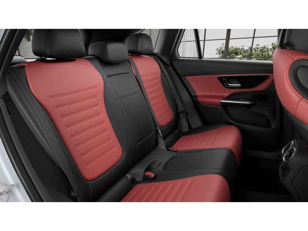 2026 Mercedes Benz GLC 43 photo 4