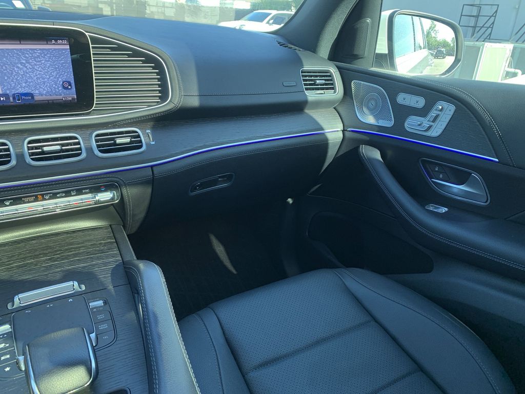 2024 Mercedes Benz GLE 4MATIC photo 4
