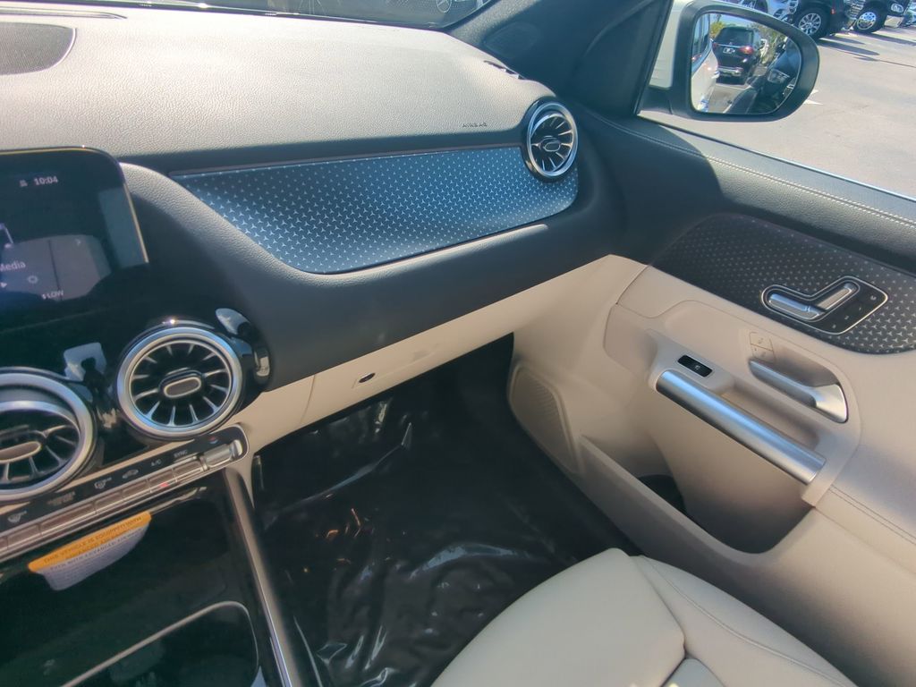 2025 Mercedes Benz GLA 250 photo 4