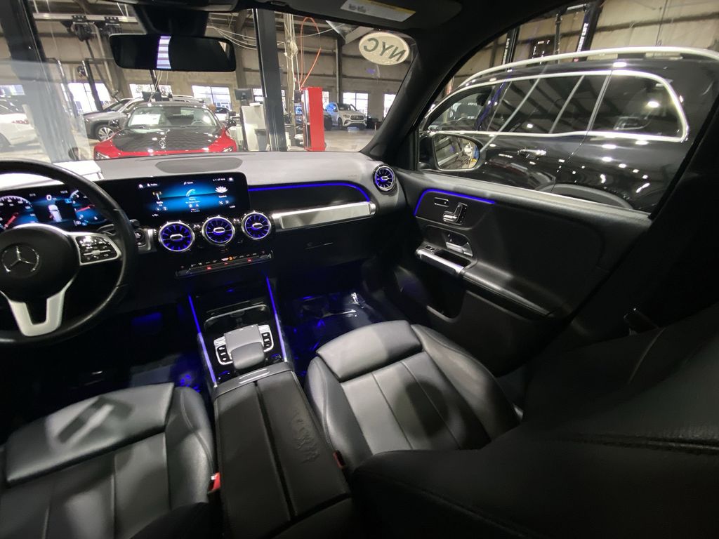 2020 Mercedes Benz GLB 250 photo 3