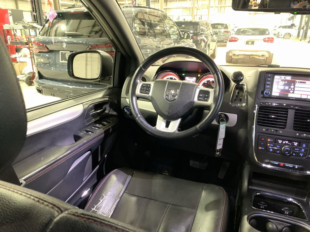 2017 Dodge Grand Caravan GT photo 3