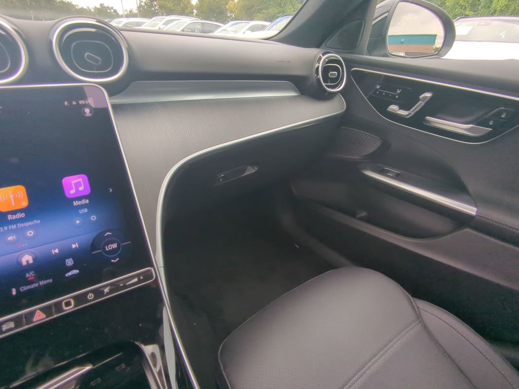 2025 Mercedes Benz C 300 photo 4