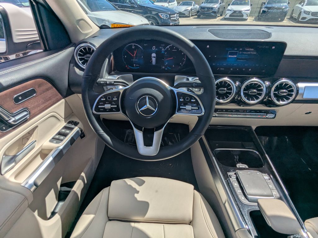 2023 Mercedes Benz GLB 250 photo 2