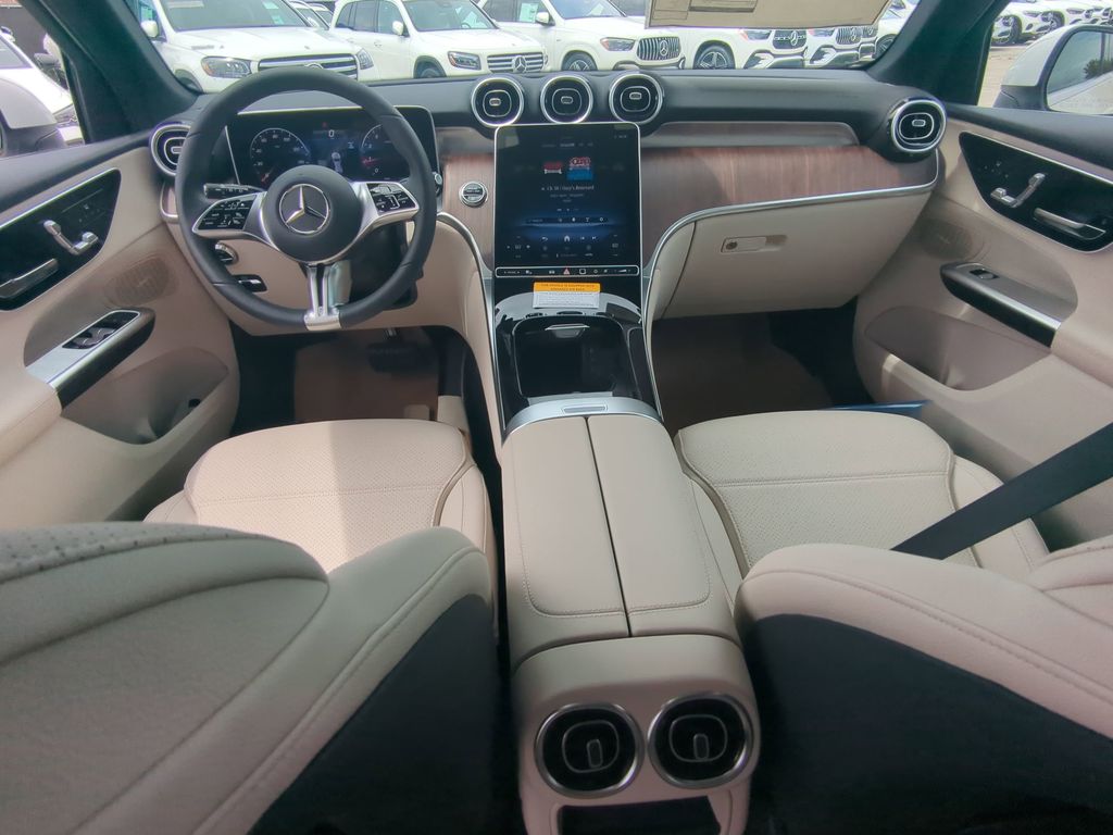 2026 Mercedes Benz GLC 300 photo 2