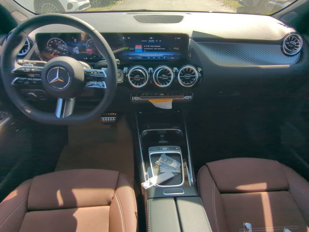 2025 Mercedes Benz GLA photo 2