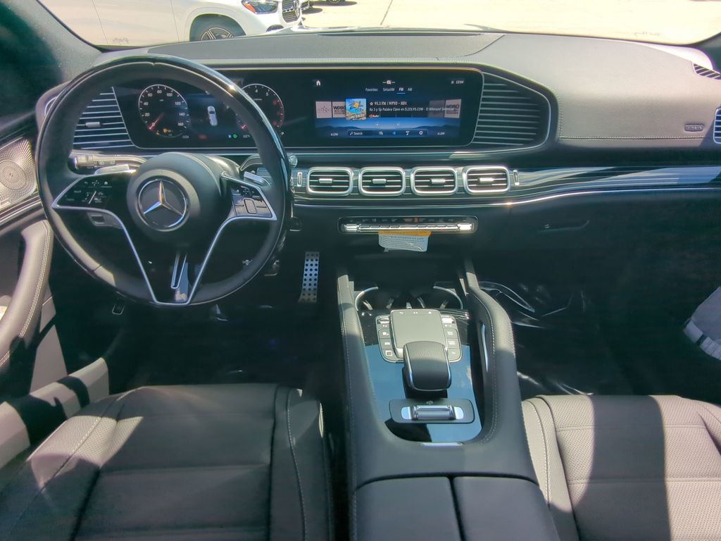 2026 Mercedes Benz GLS 450 4MATIC photo 2