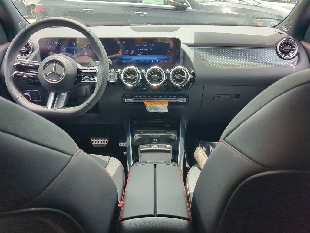 2025 Mercedes Benz GLA 4MATIC photo 2