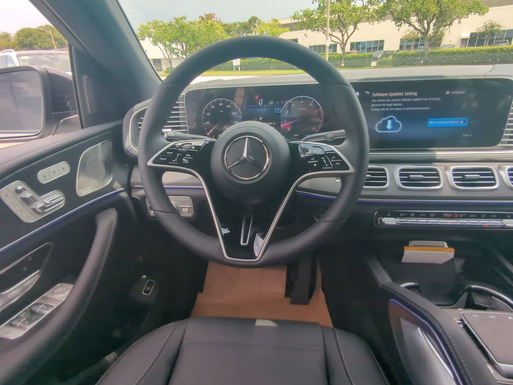 2025 Mercedes Benz GLE 450 4MATIC photo 3