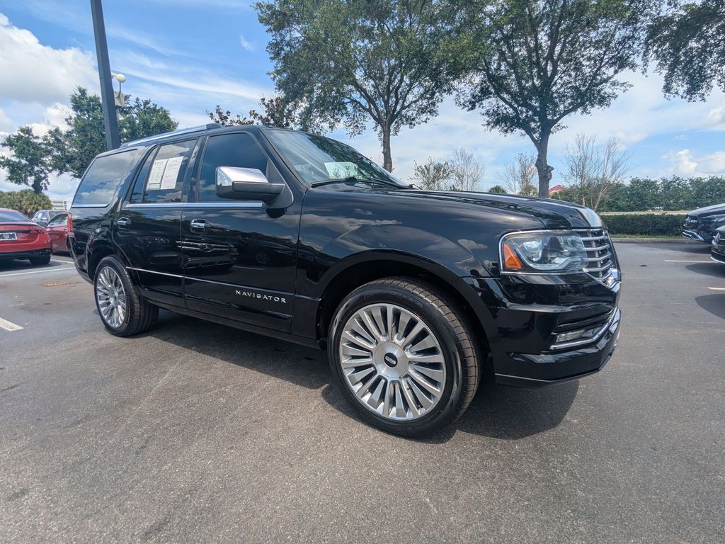 2017 Lincoln Navigator Reserve's photo