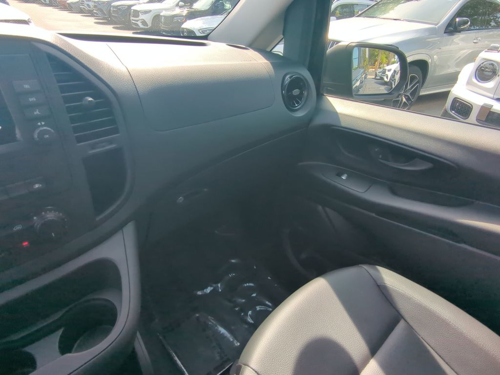 2023 Mercedes Benz Metris photo 4