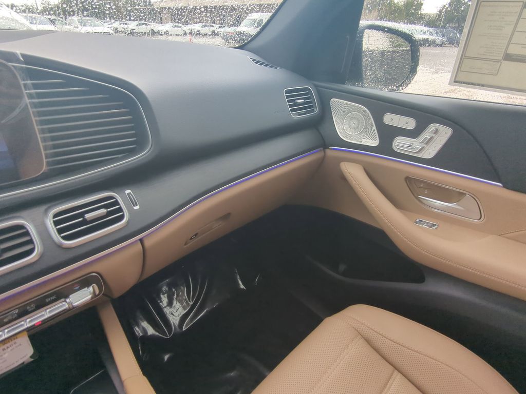 2026 Mercedes Benz GLE 450 4MATIC photo 3