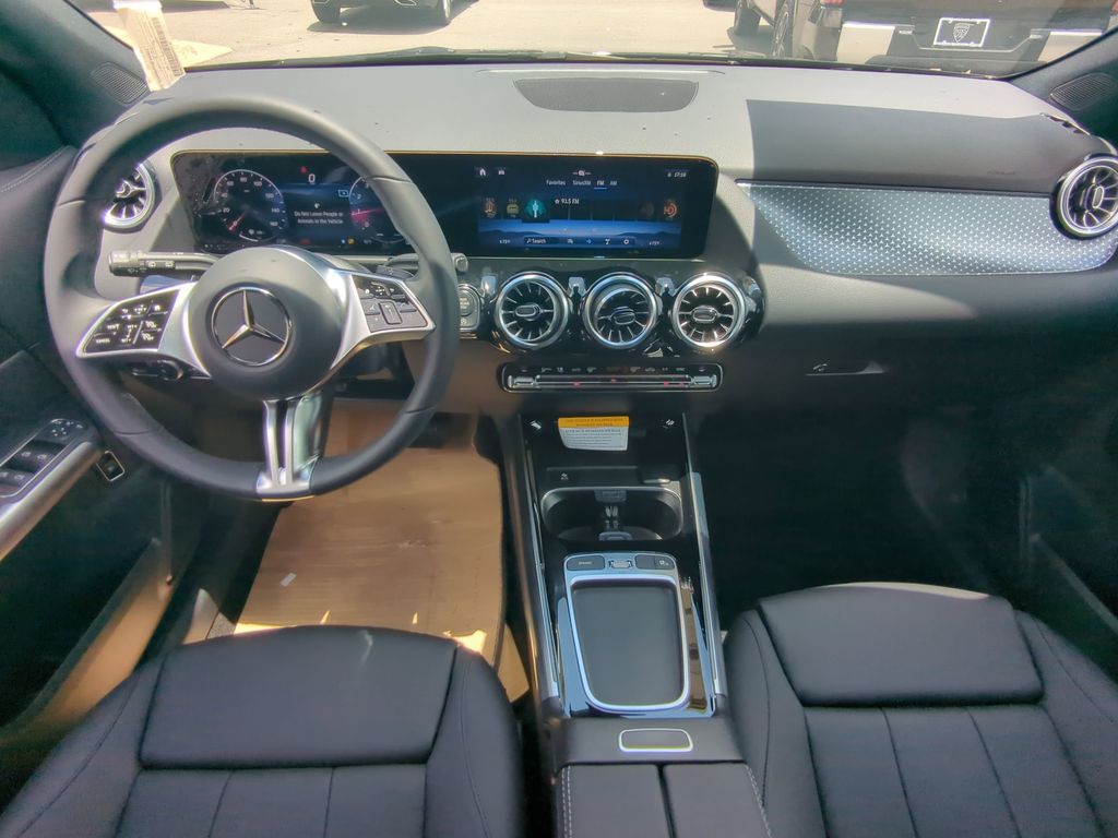 2025 Mercedes Benz GLA 250 photo 2