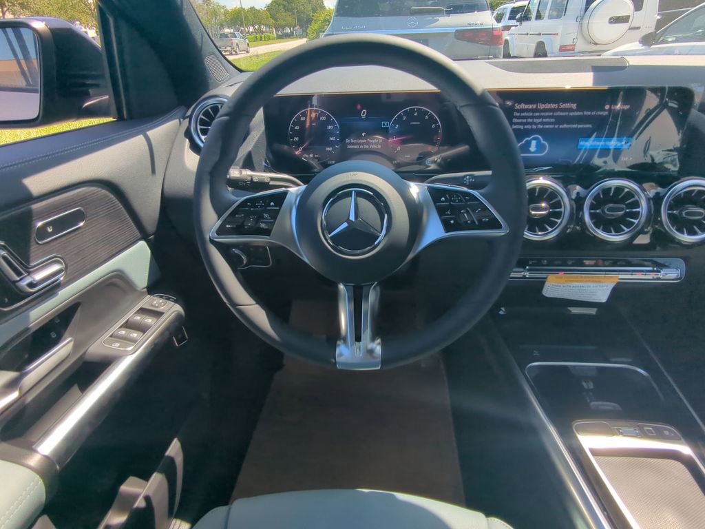 2026 Mercedes Benz GLA 250 photo 3