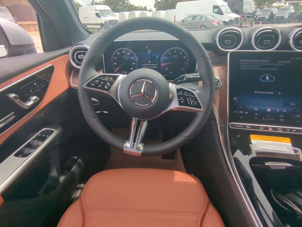 2026 Mercedes Benz GLC 300 4MATIC photo 3
