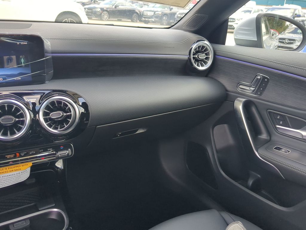 2025 Mercedes Benz CLA photo 4