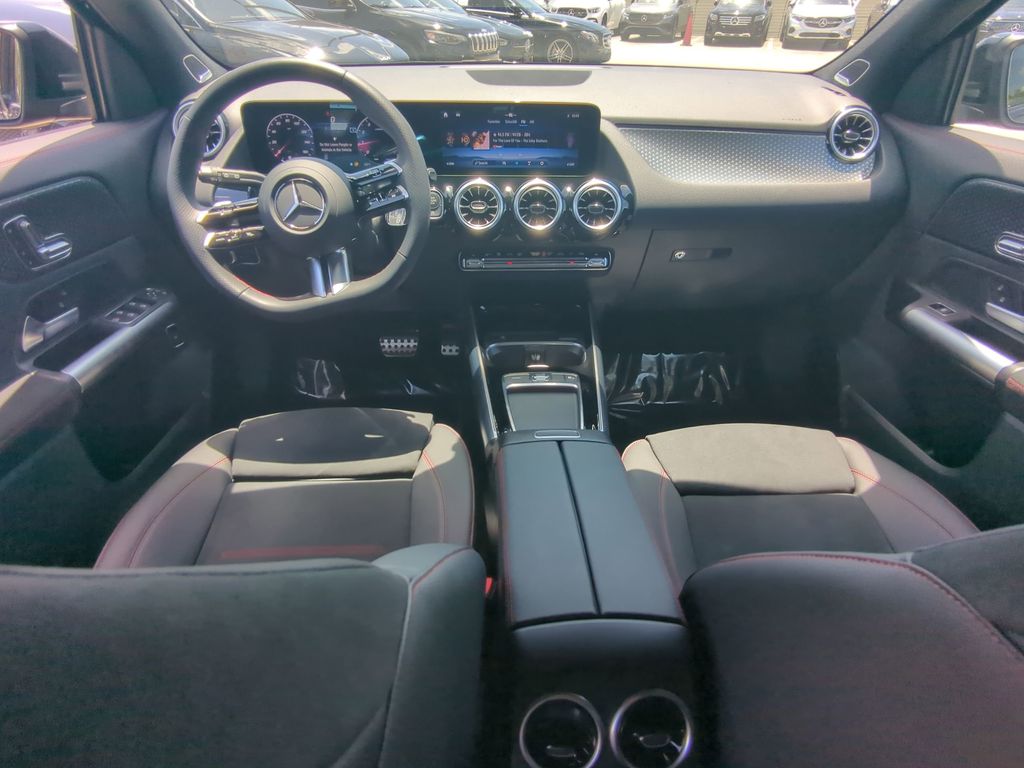 2025 Mercedes Benz GLA photo 2