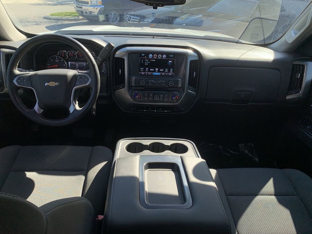 2019 Chevrolet Silverado 1500 photo 2