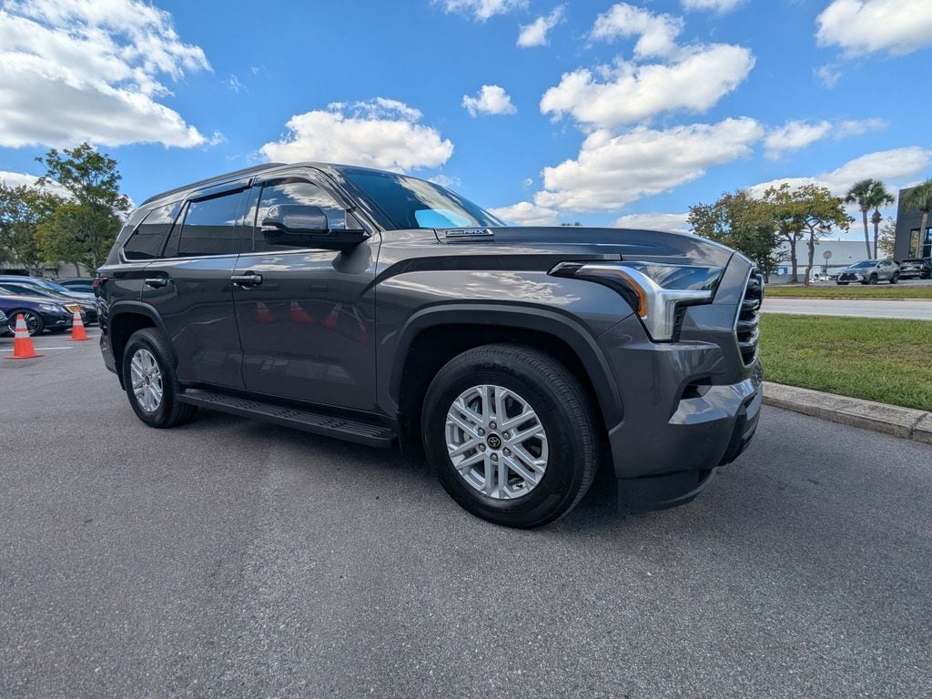 2023 Toyota Sequoia SR5's photo