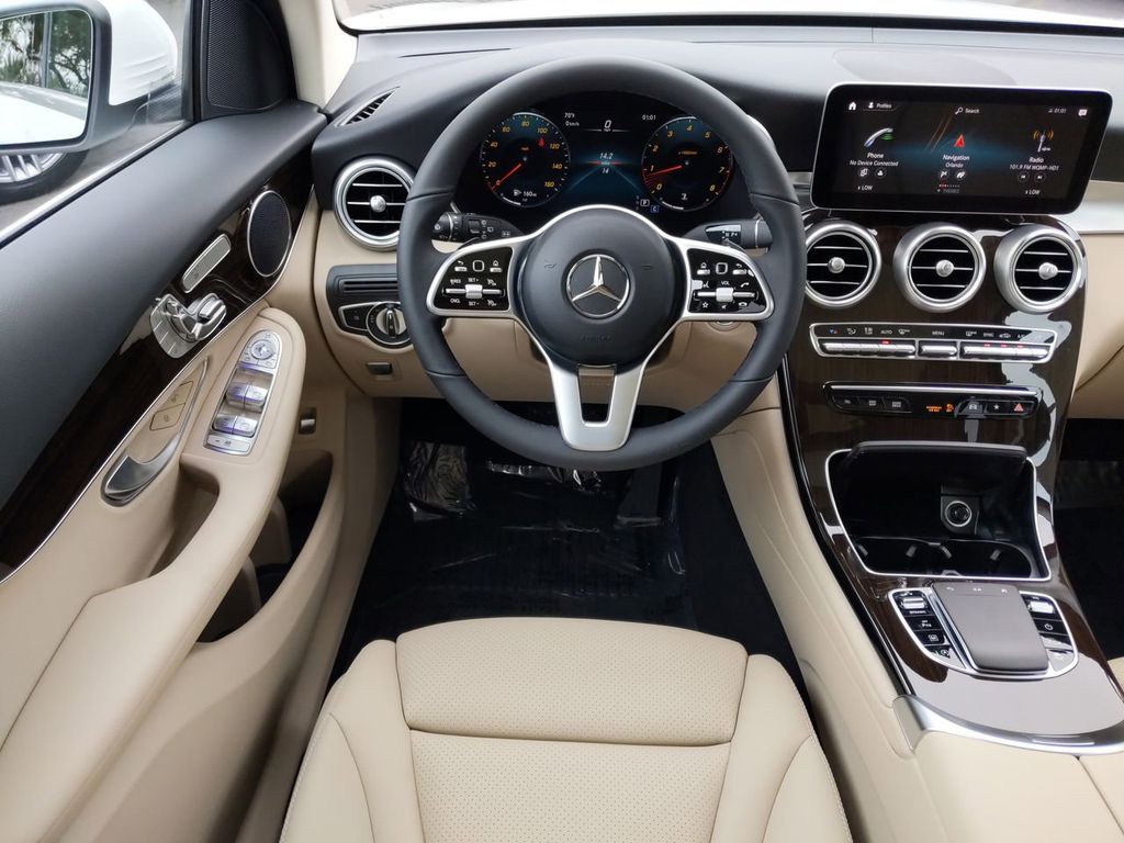 2021 Mercedes Benz GLC 300 photo 2