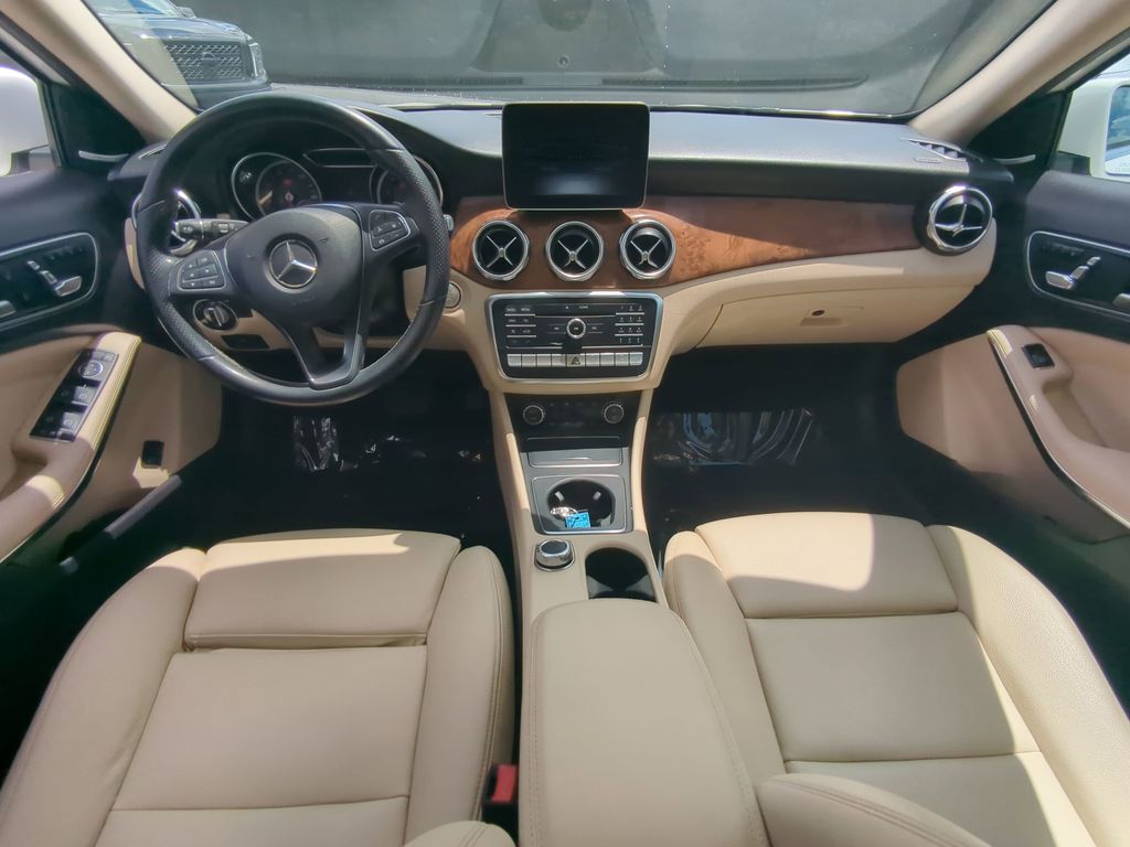 2020 Mercedes Benz GLA 250 4MATIC photo 2