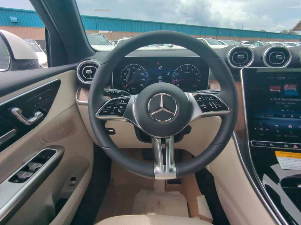 2026 Mercedes Benz GLC 300 photo 3