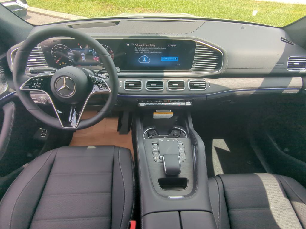 2025 Mercedes Benz GLE 450 4MATIC photo 2