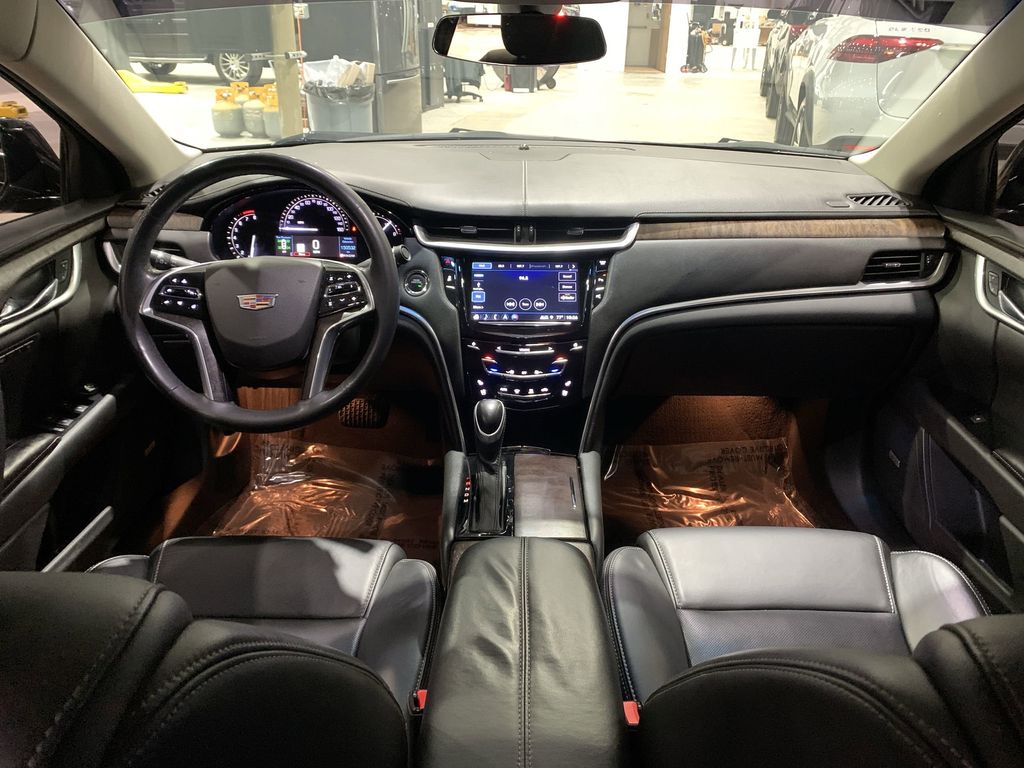 2018 Cadillac XTS Luxury photo 2