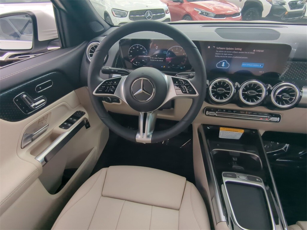 2025 Mercedes Benz GLB 250 photo 3