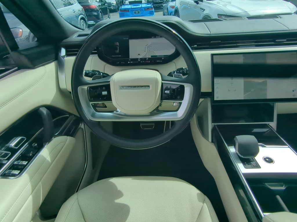 2025 Land Rover Range Rover Autobiography photo 3