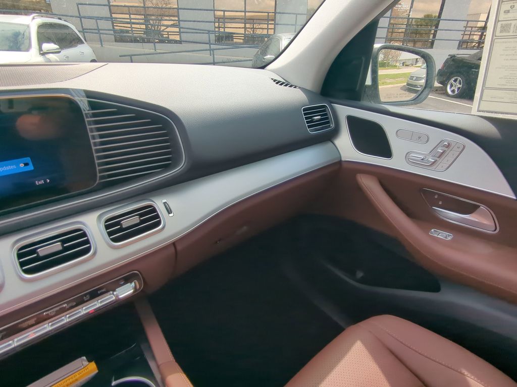 2025 Mercedes Benz GLE 350 4MATIC photo 4