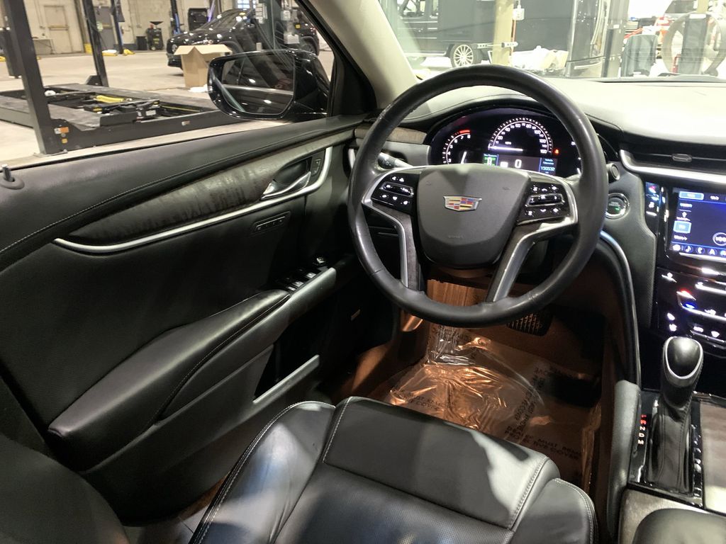 2018 Cadillac XTS Luxury photo 3