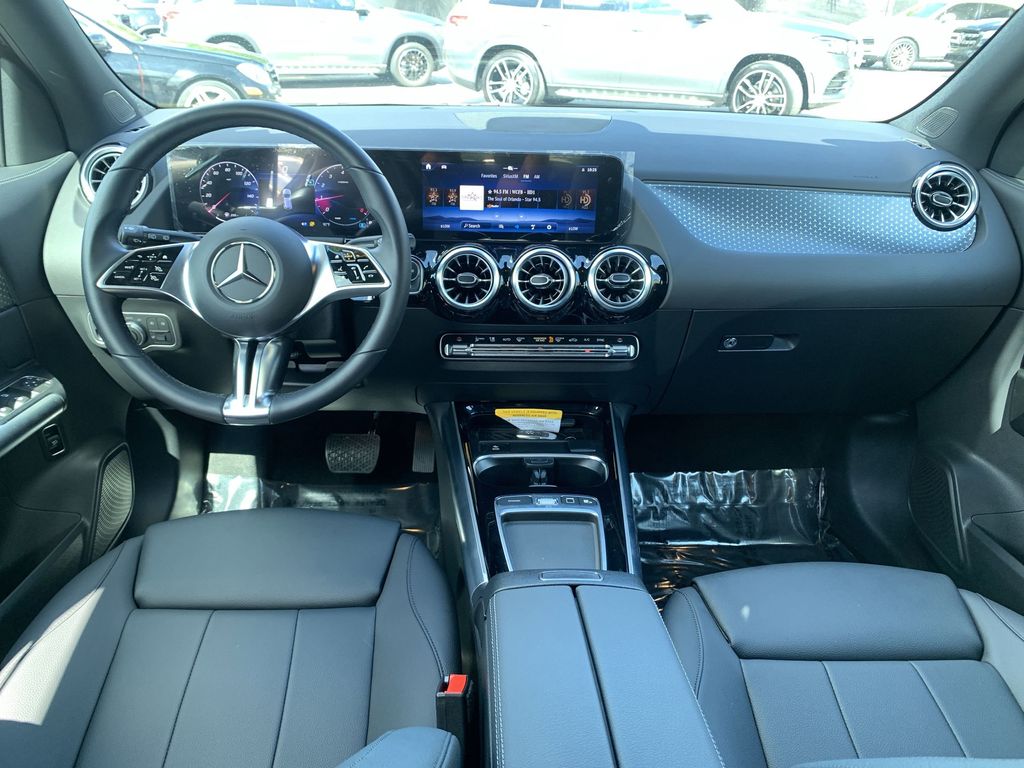 2025 Mercedes Benz GLA 250 photo 2