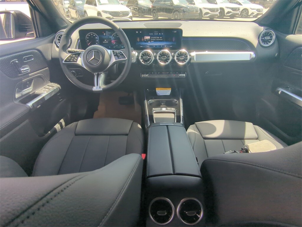 2025 Mercedes Benz GLB 250 photo 2