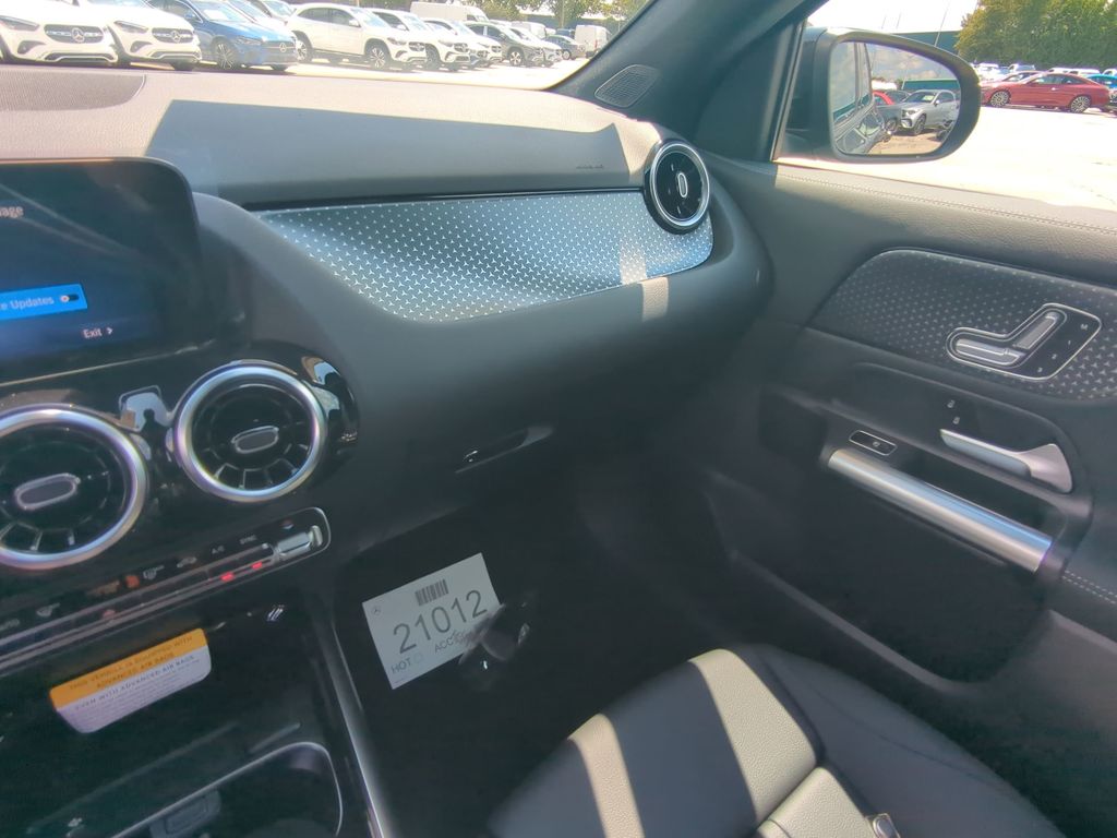 2026 Mercedes Benz GLA 250 4MATIC photo 4