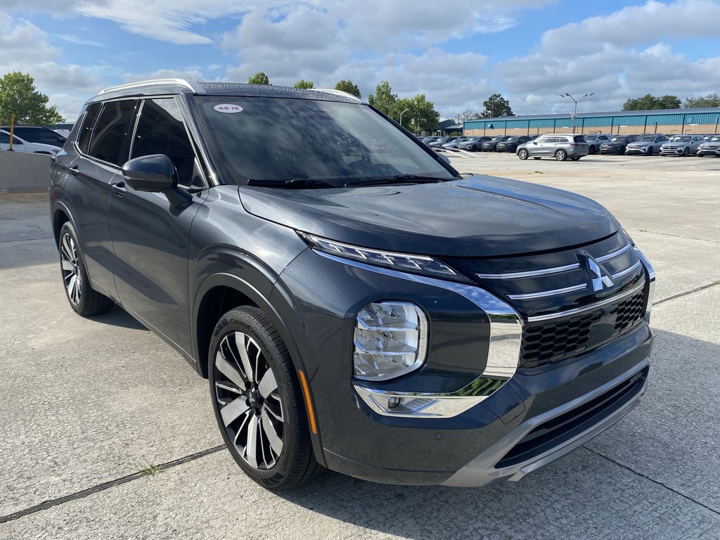 2025 Mitsubishi Outlander SEL 2WD's photo