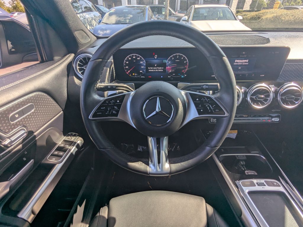 2024 Mercedes Benz GLB 250 photo 2