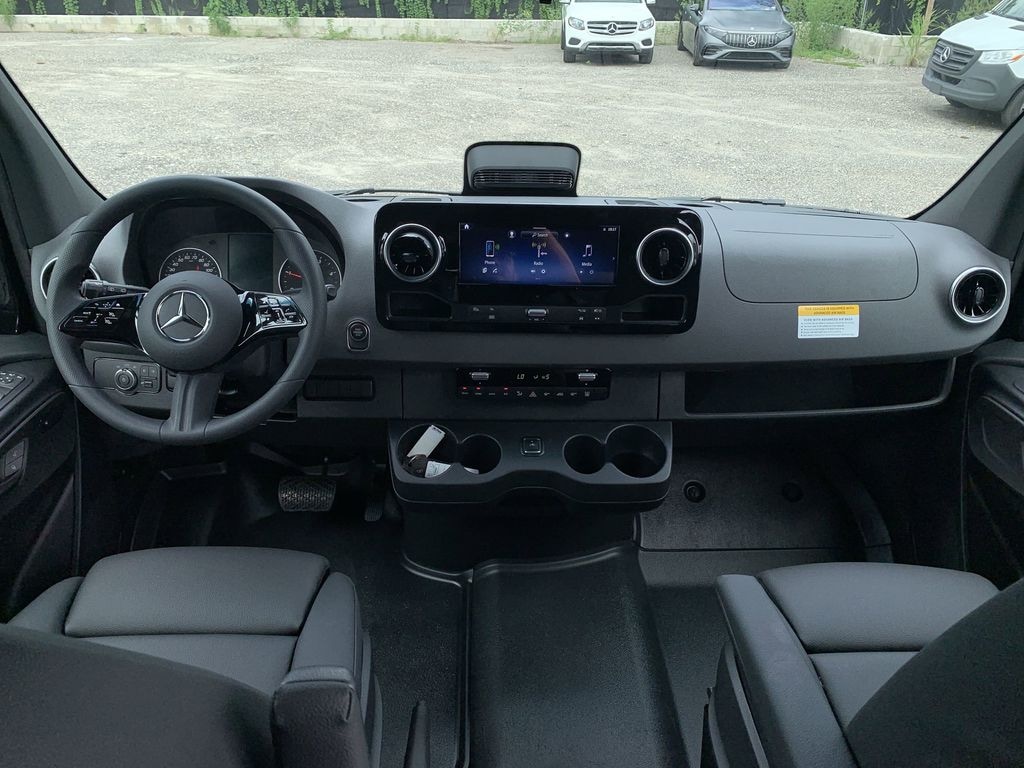 New 2025 Mercedes-Benz Sprinter 2500 Passenger 170 WB Minivan/Van