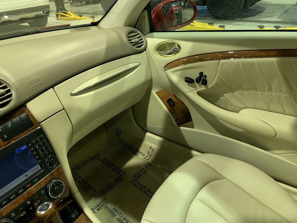 2008 Mercedes Benz CLK 550 photo 3