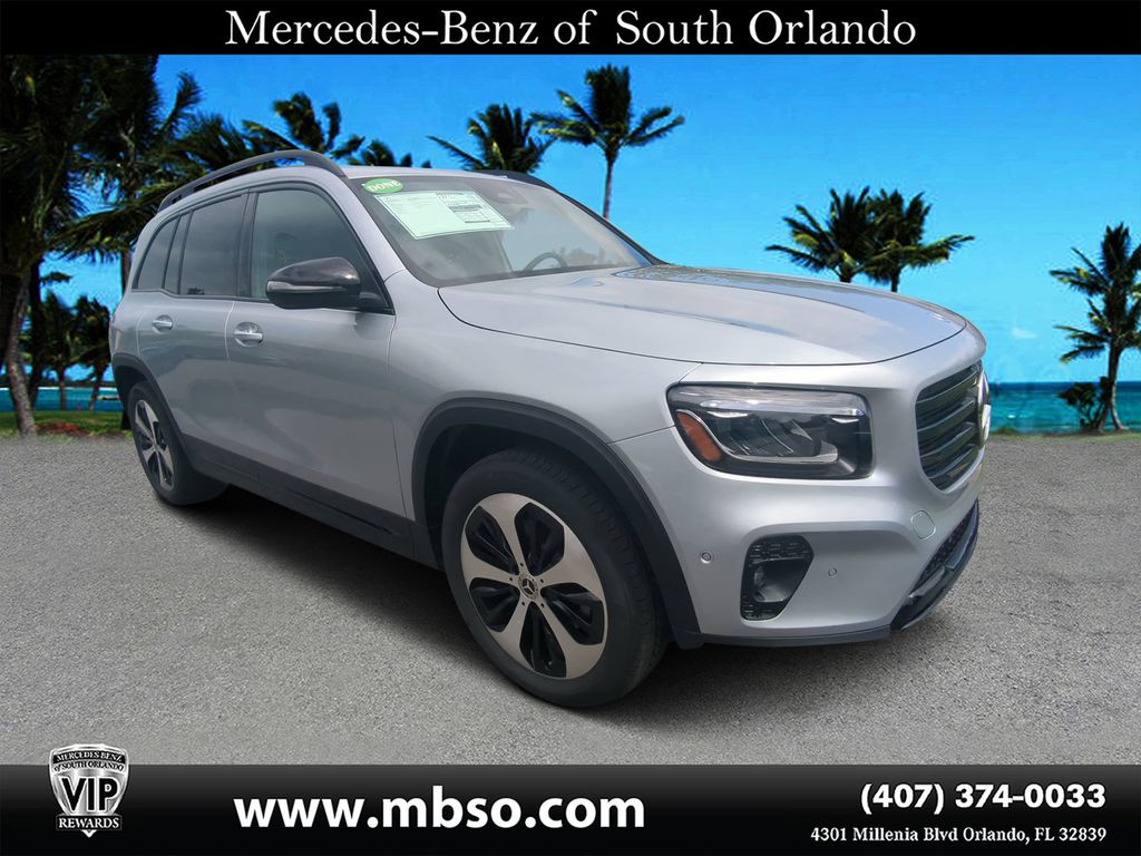 2025 Mercedes-Benz GLB Base's photo