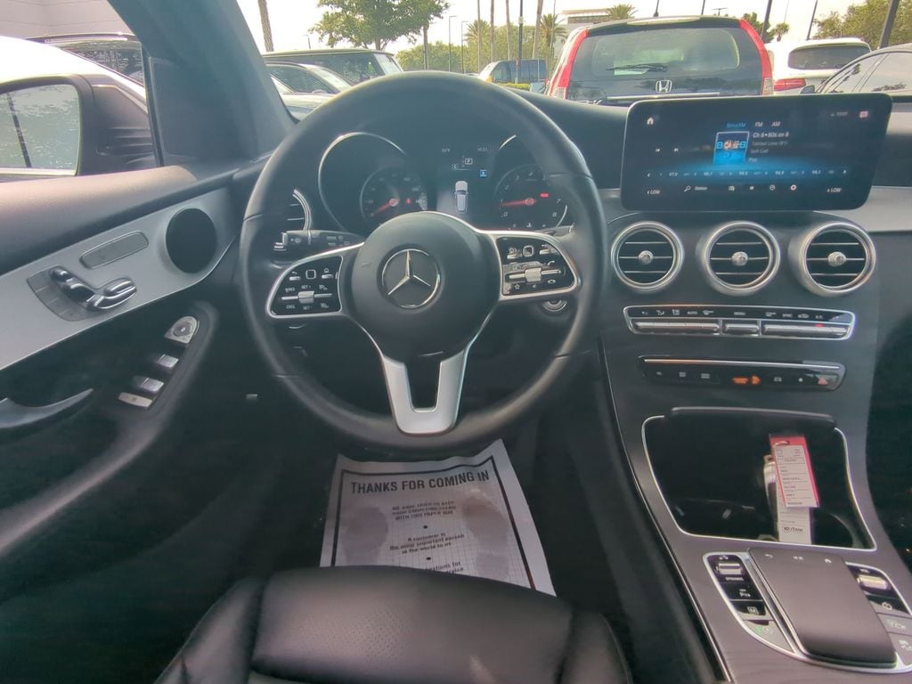 2022 Mercedes Benz GLC 300 photo 3