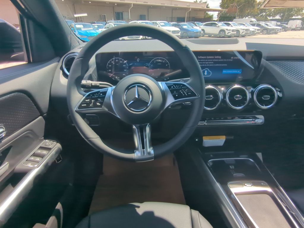 2026 Mercedes Benz GLA 250 4MATIC photo 3